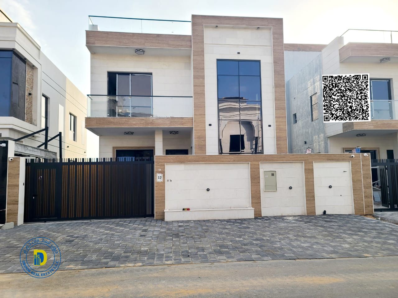 For sale: Al Yasmin villa, 6 bedrooms with a roof terrace, registration fees , super deluxe finishing, freehold ownership, bank financing .