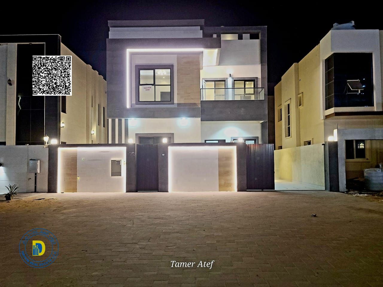 For sale: Modern villa with 4 bedrooms and a roof terrace, located on a main street in Al-Helio 2 area. Freehold . Bank financing .