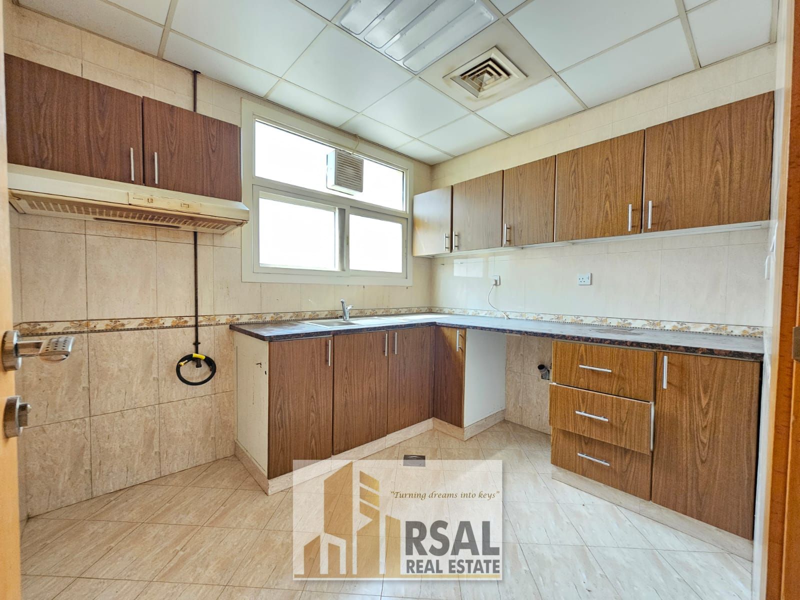 Spacious 1BHK APARTMENT Available In Muwaileh Area