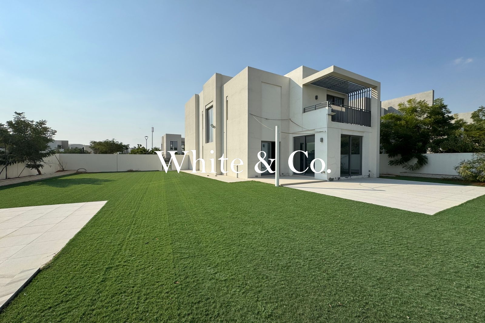 4 Beds + M | Huge Plot | Genuine Listing