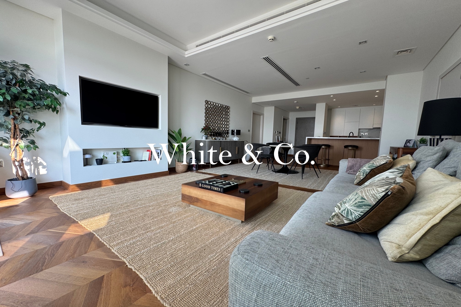 Sea View | Upgraded |Furnished/Unfurnished