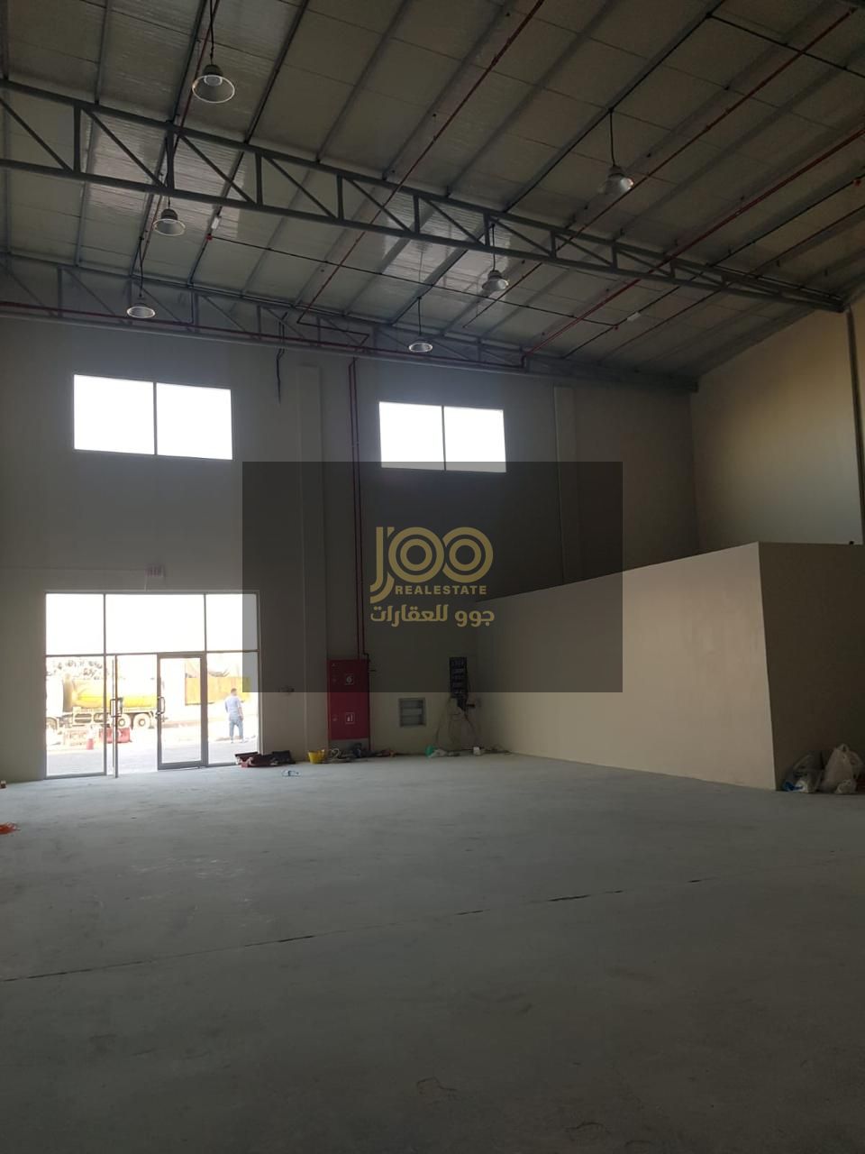 3 adjacent warehouses Total Area: 7,600 sq. ft Total Power Load: 165 kW