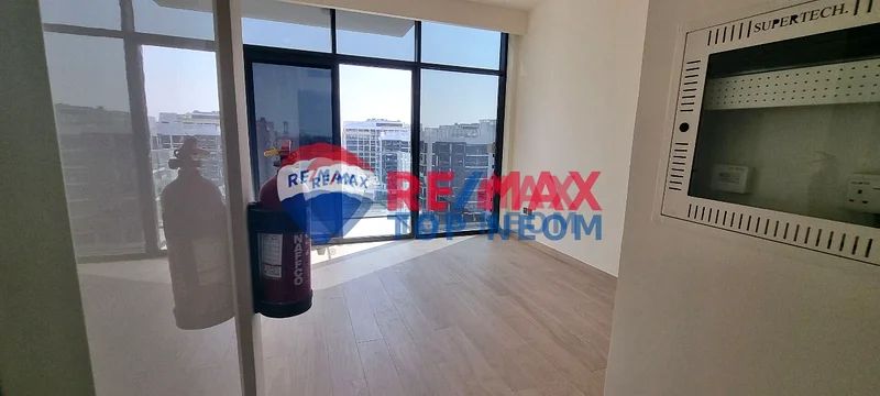 PRIME LOCATION | SPACIOUS LAYOUT | VACANT