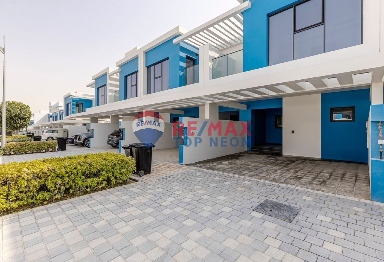 MODERN SPACIOUS 4BHK TOWNHOUSE | LUXURIOUS LIVING