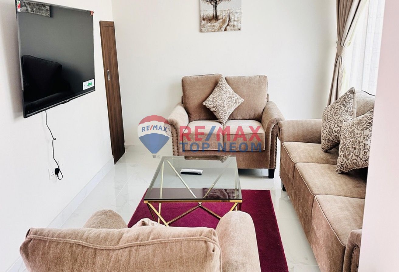 LUXURIOUS TOWNHOUSE | FULLY FURNISHED I VACANT