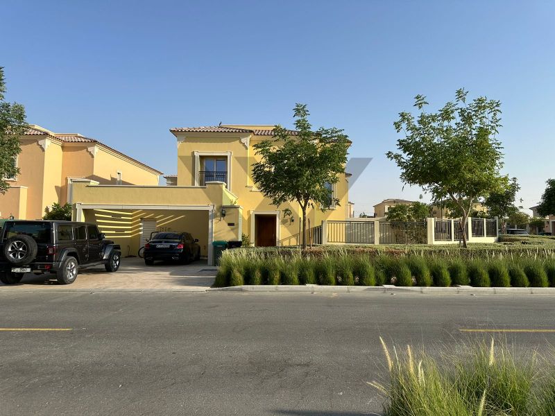 Huge Corner Plot | Landscaped | Standalone