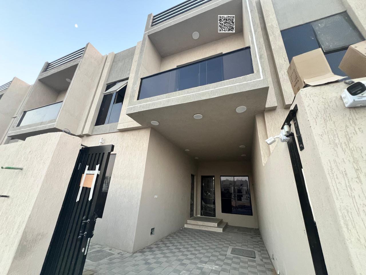 Luxury villa in Al Helio 2, Ajman, ready for immediate occupancy with high-end finishes and spacious living areas. Freehold ownership for all national