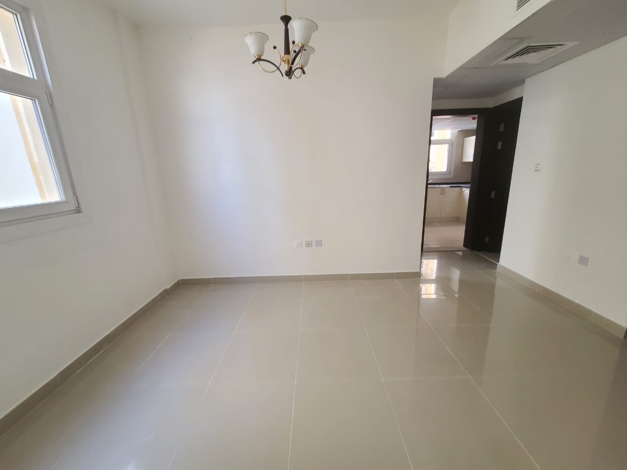 Special offer for you 1bhk apartment available in muwillah neat and clean bulding