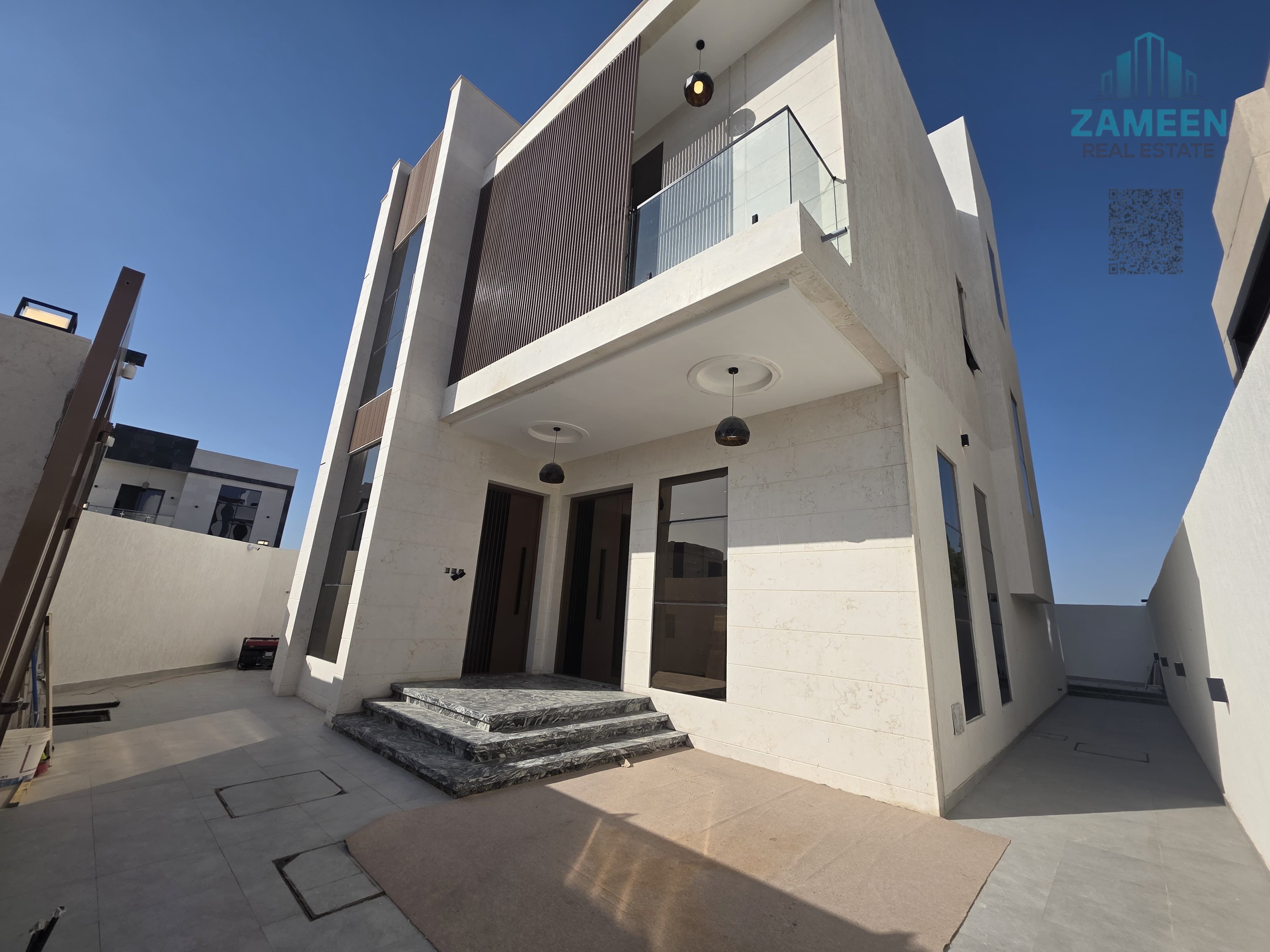 villa in helio2 5master rooms majles and living room with roof price 1.85 included registration