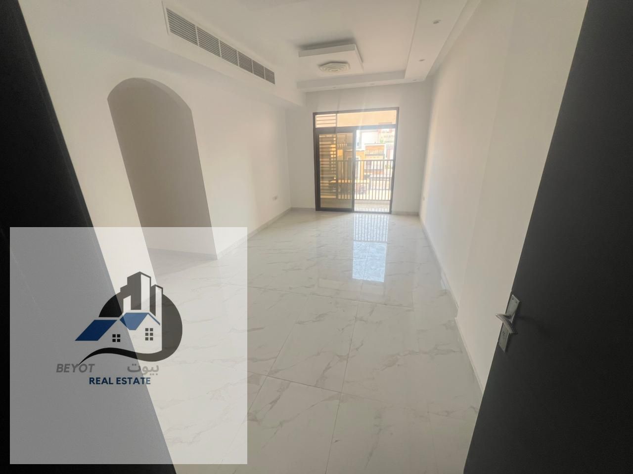 A modern second-tenant apartment with excellent finishing and spacious layout, located in a prime residential area of Al Mowaihat 3, ideal for famili