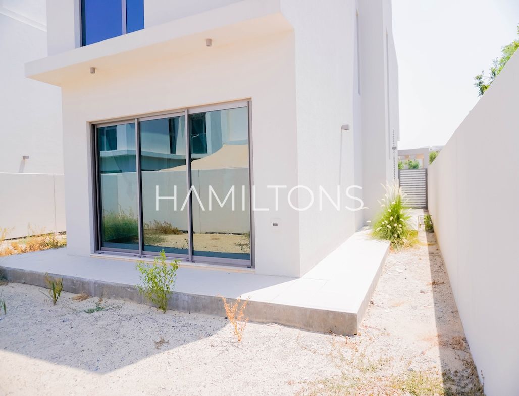 Prime Location Villa | Ideal Investment | Resale