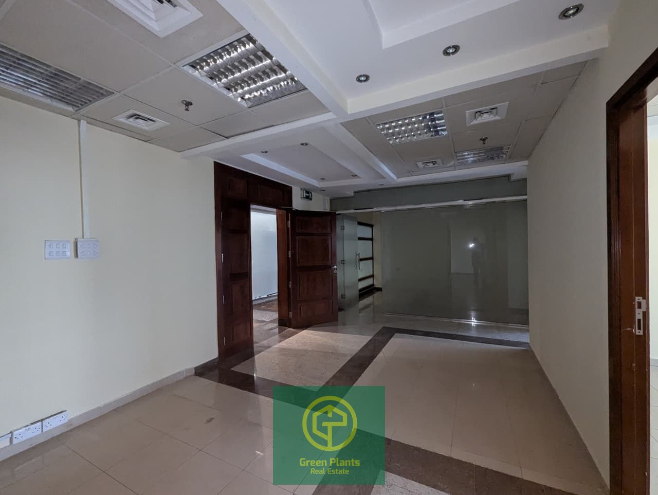 Al Muraqqabat 1,275 sq. Ft office with built-in toilet and pantry