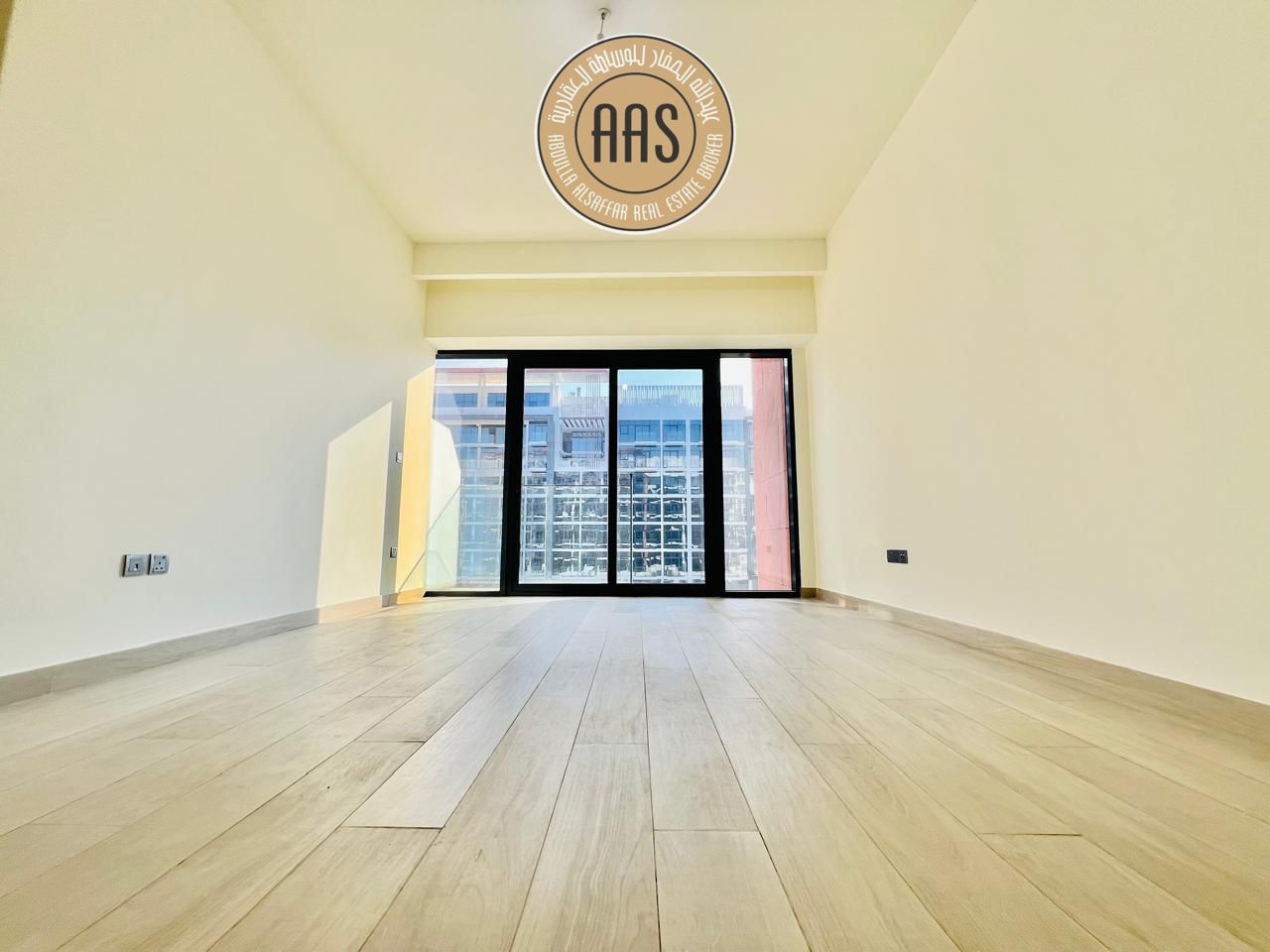 BIG STUDIO AT PRIME LOCATION IN 60K CALL NOW