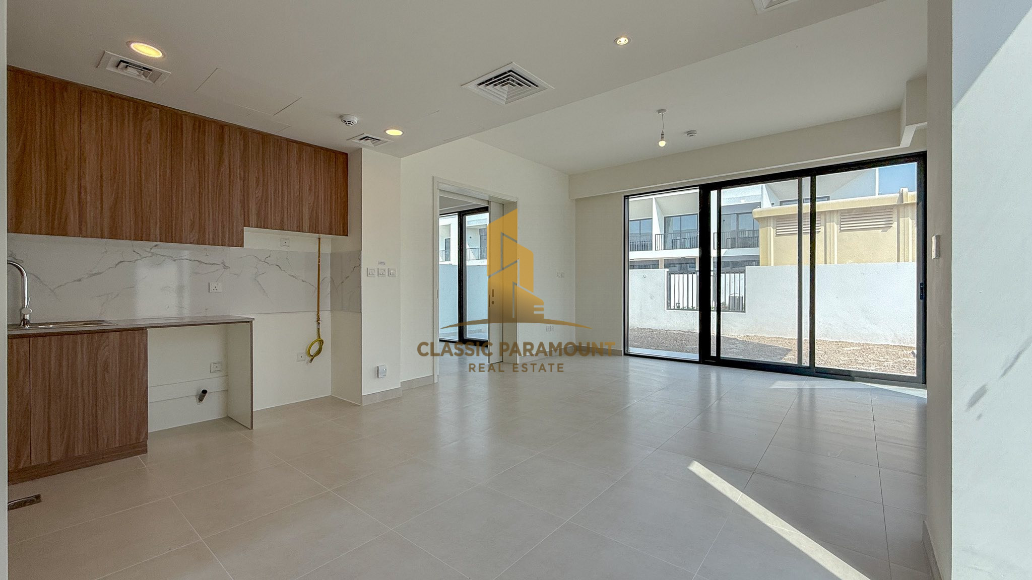 4 Cheques | Close to Amenities | Corner Unit