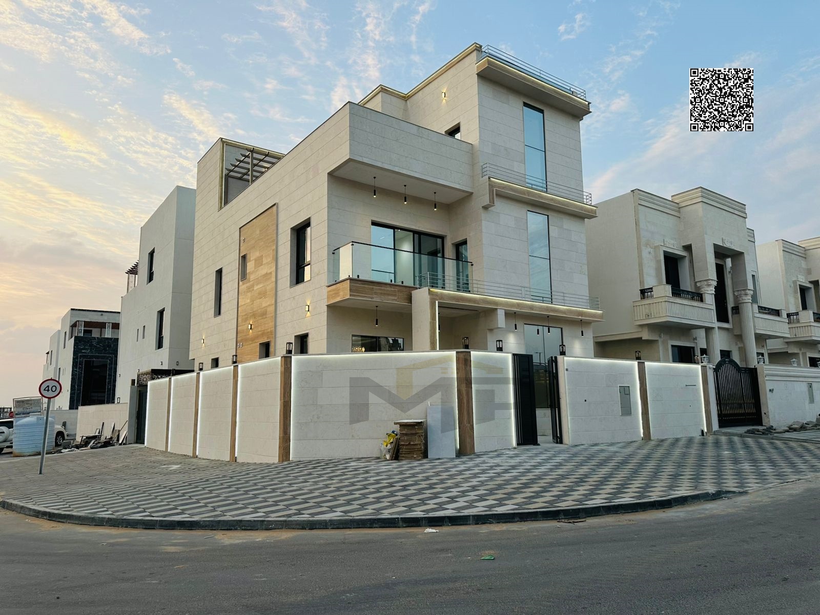 A unique opportunity to own a luxurious modern villa in an exceptional corner location in the Al-Haliou area, at a price inclusive of all fees. Enjoy