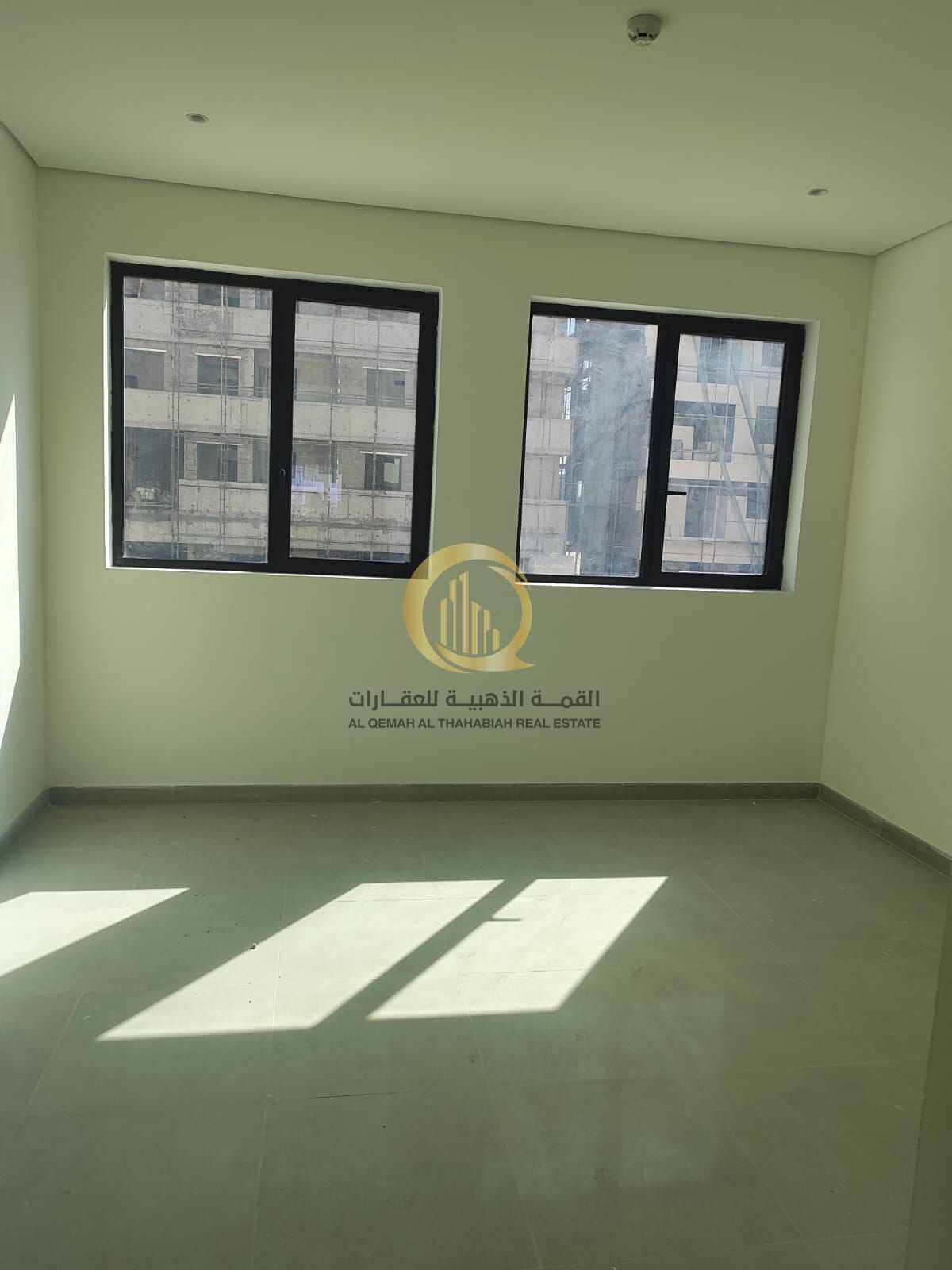 For sale: Building in Al Falah area, prime location, freehold ownership for all nationalities, four floors built, 50%