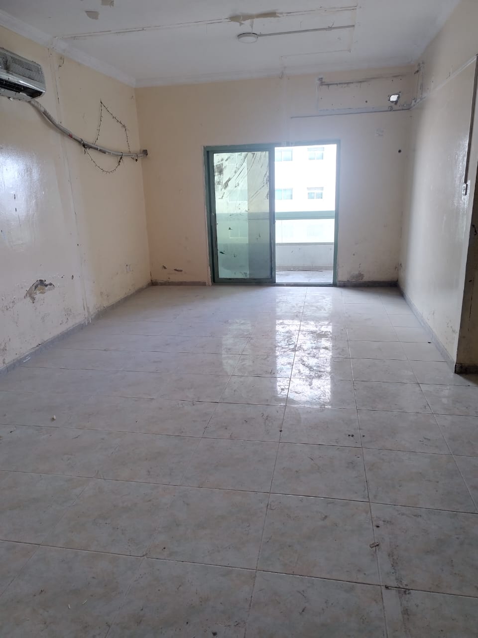 Great Living Opportunity: 3BHK in Al Majaz1