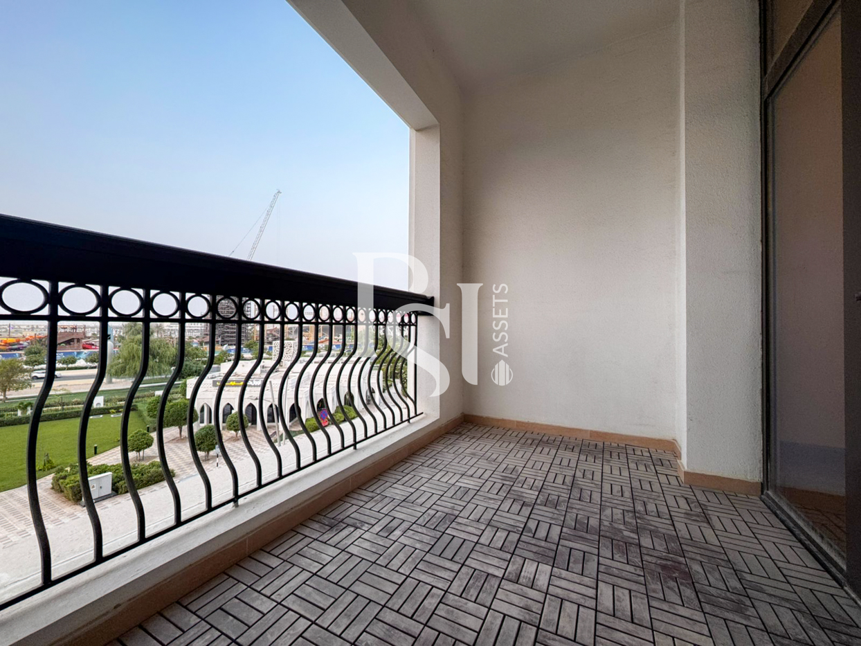 Upgraded Unit | Balcony | Ready to Move