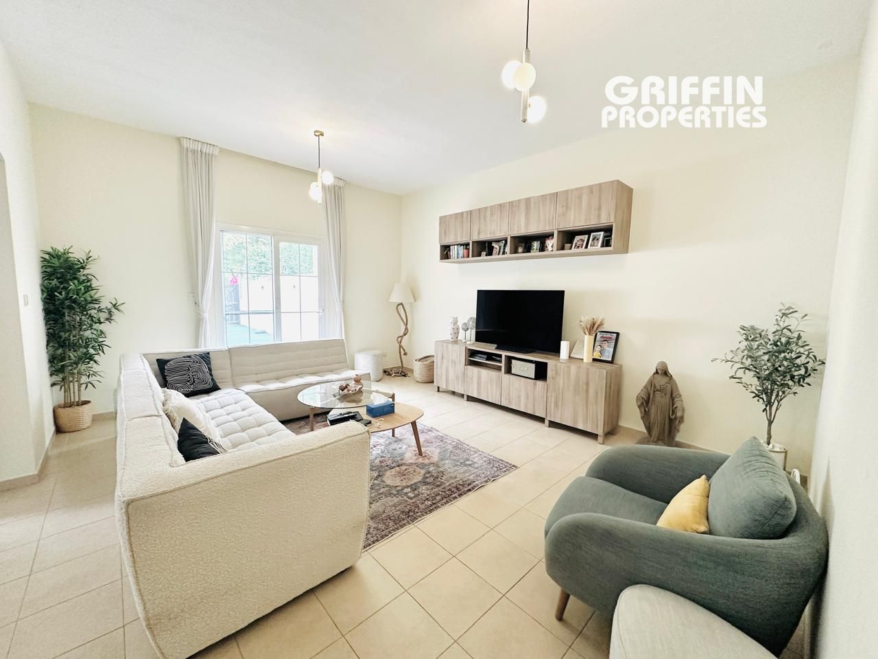 Spacious Townhouse | Ready to move | Unfurnished