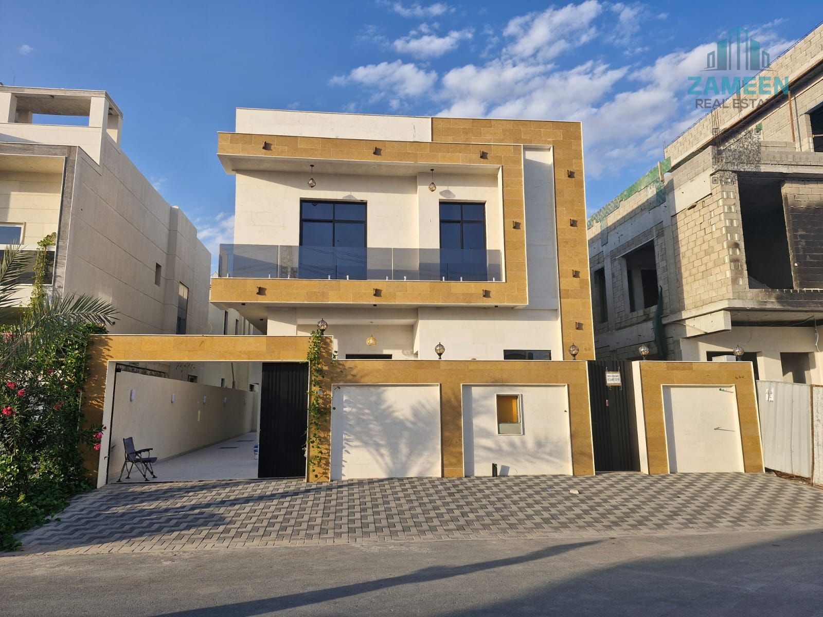 Luxury Villa for Sale in Al Yasmeen (Ajman) - 5 Master Bedrooms at a Competitive Price Take advantage of this opportunity to own a modern villa in