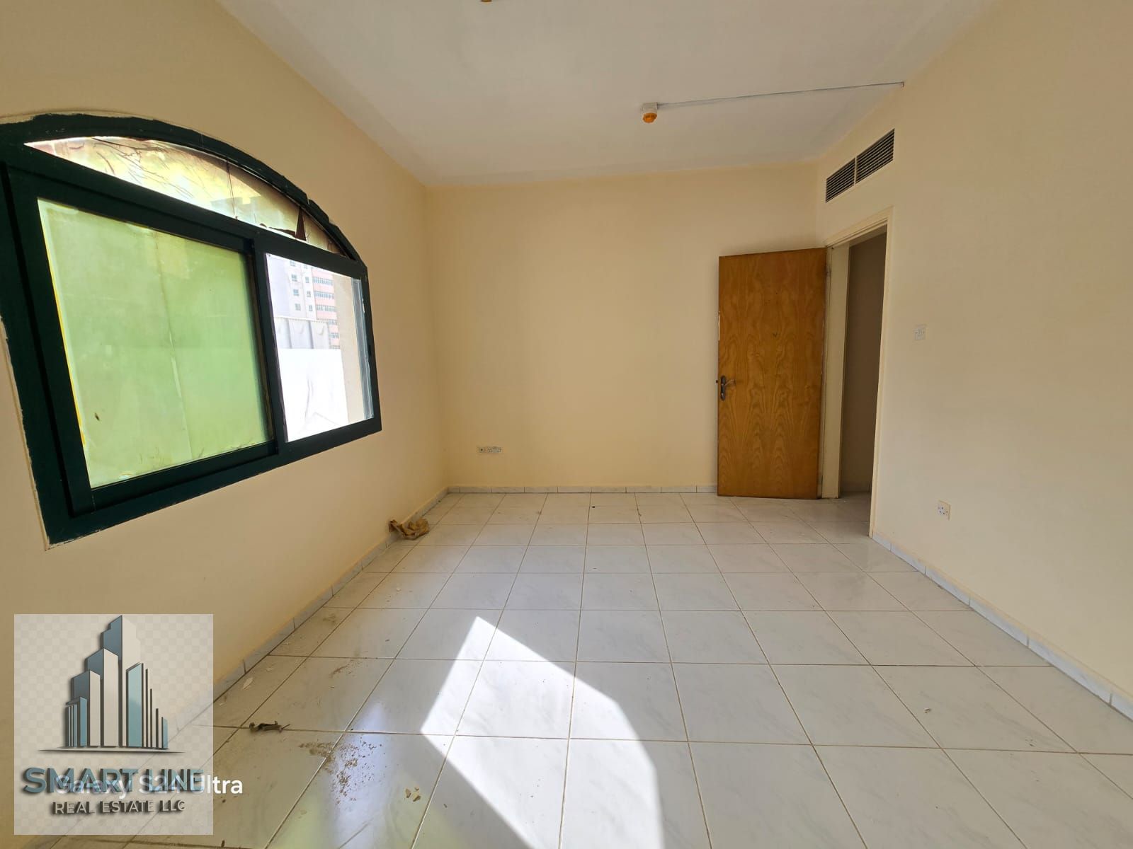 HUGE 1 BHK WITH NICE FINISHING FULL FAMILY BUILDING