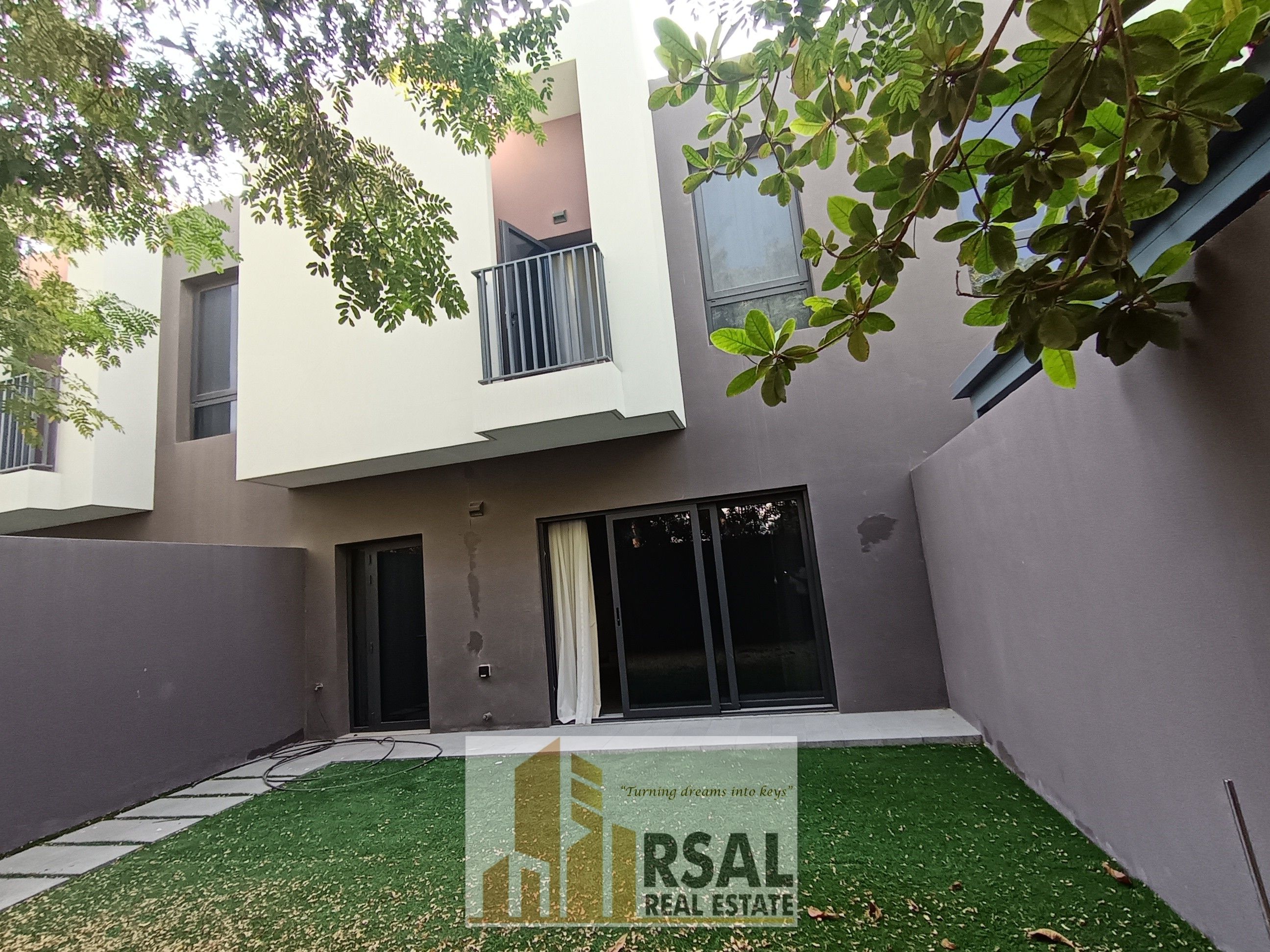 3bhk townhouse available for selling to investment get back 8% ROI