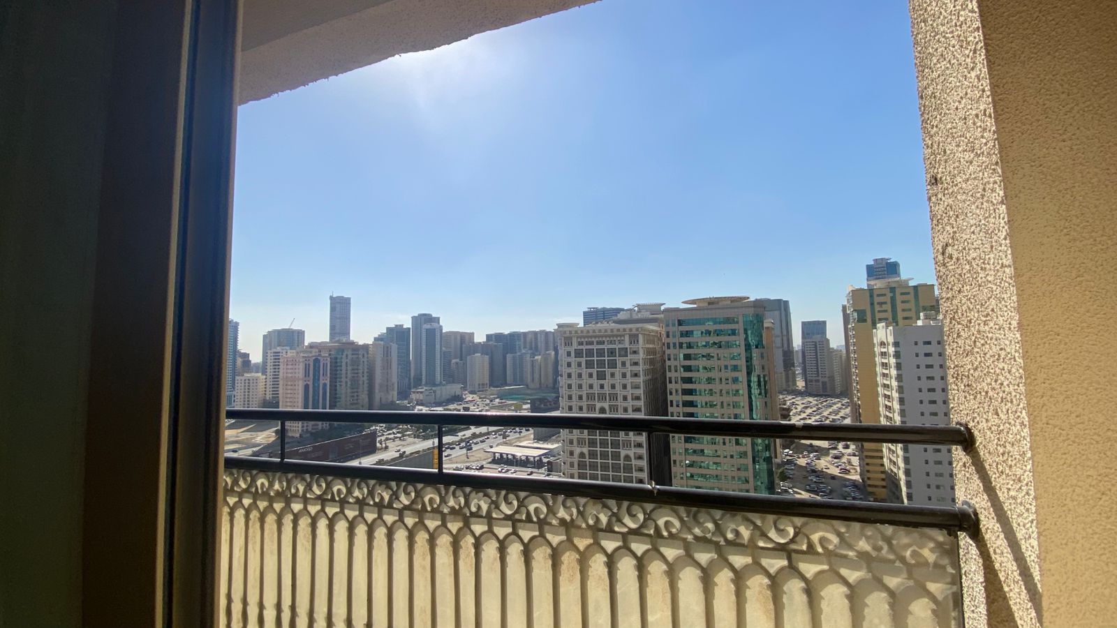 Spacious Family Apartment with Free Parking – Al Taawun
