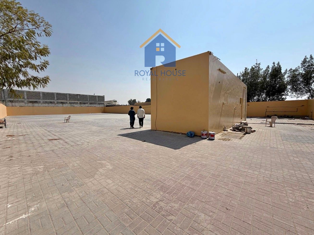 Spacious open yard 20,000sqft - Al Sajaa