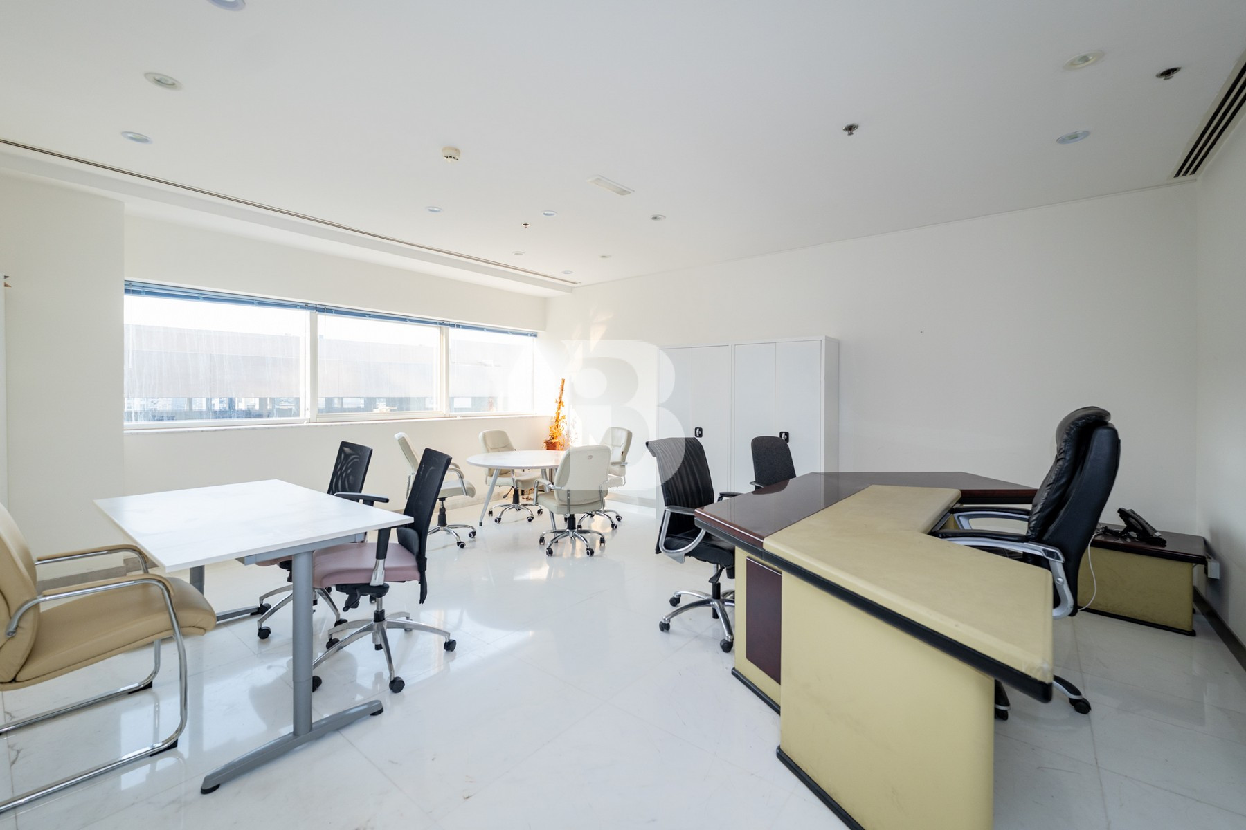 GRADE A OFFICE SPACE | CLOSE TO METRO | SZR