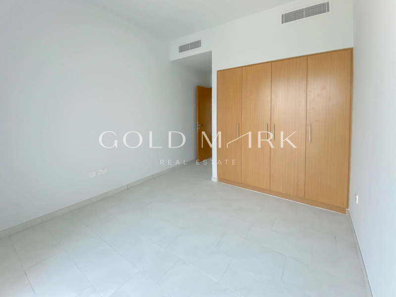 Good ROI | Single Row | Prime Location