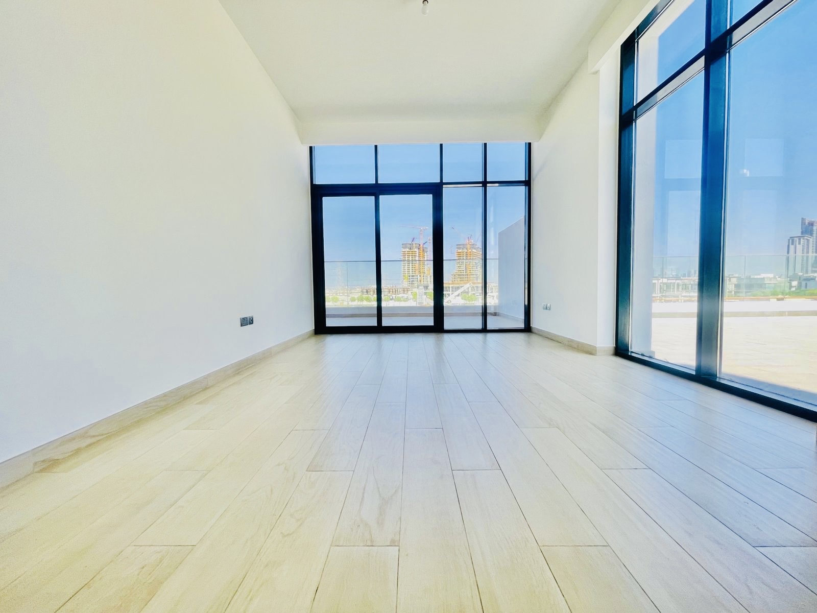 Direct on Lagoon // Corner 1/BR // Bigger Layout // Burj Khalifa View