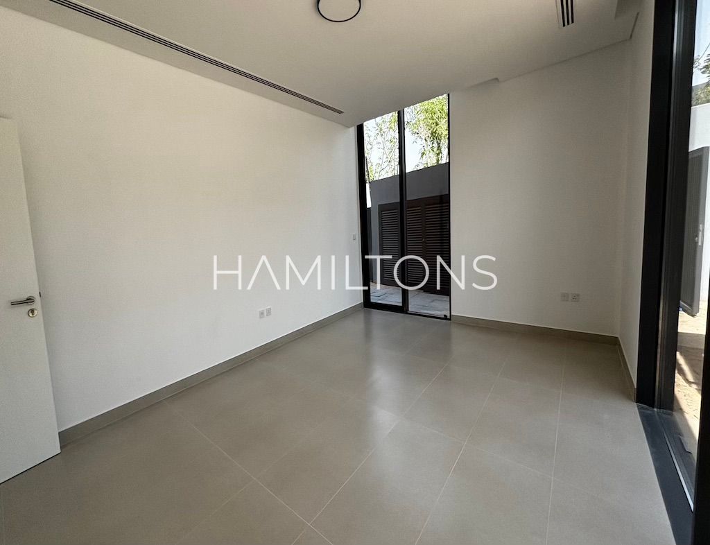 Green Living | Luxury Villa | Resale