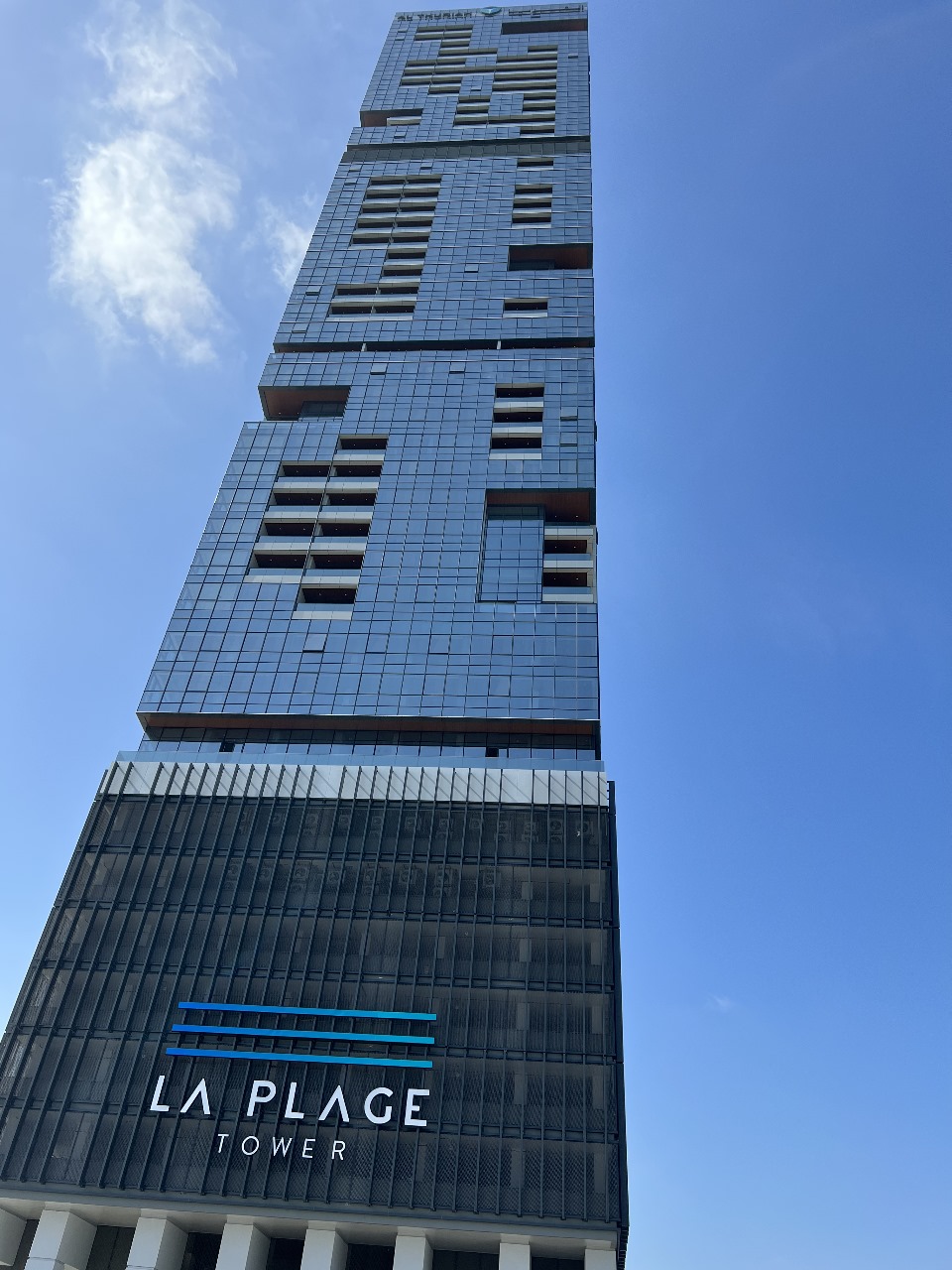 For Sale Unique Opportunity luxurious apartment in La Plage Tower – Freehold