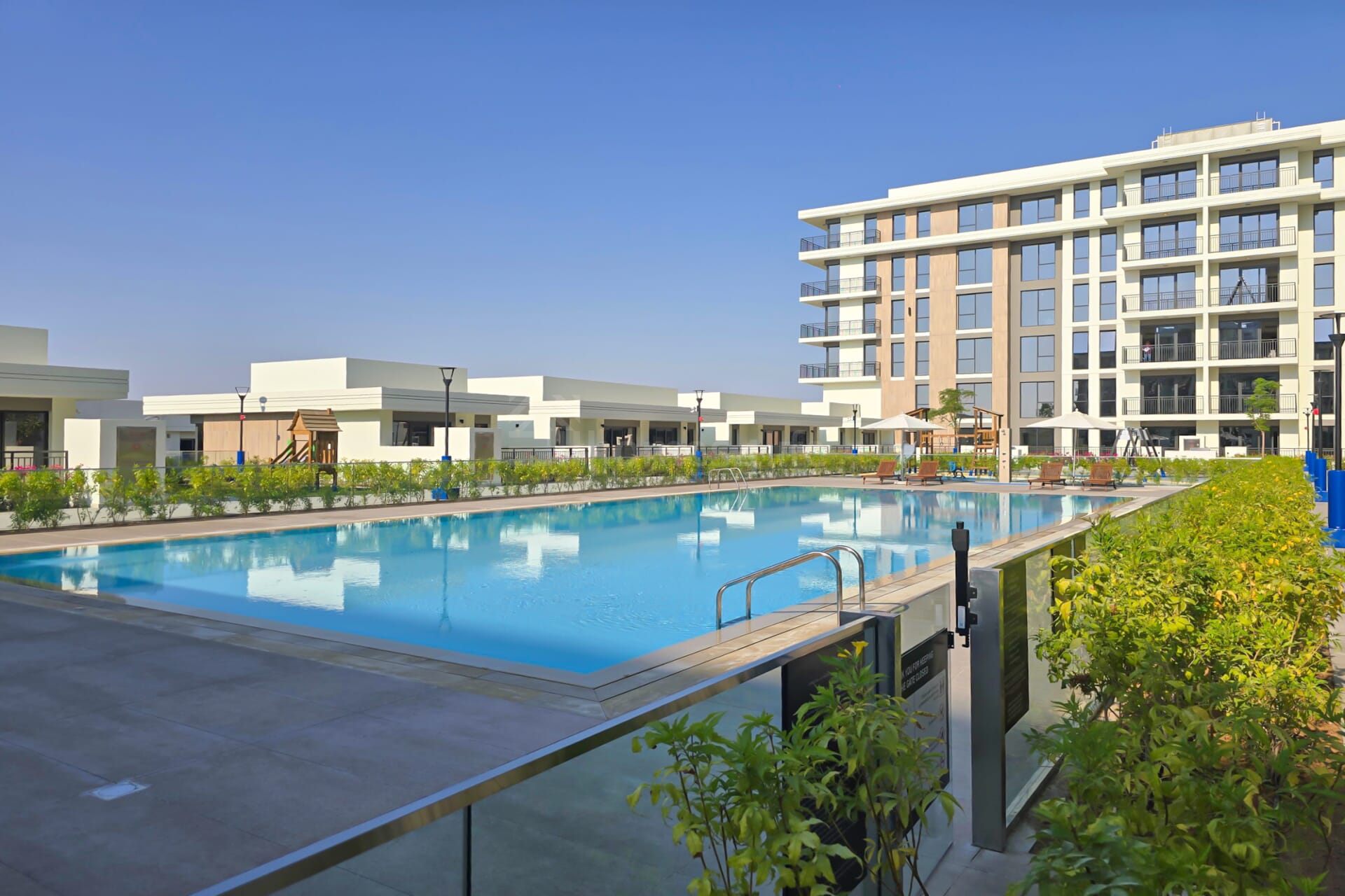 Brand New | Pool View | With Kitchen Appliances