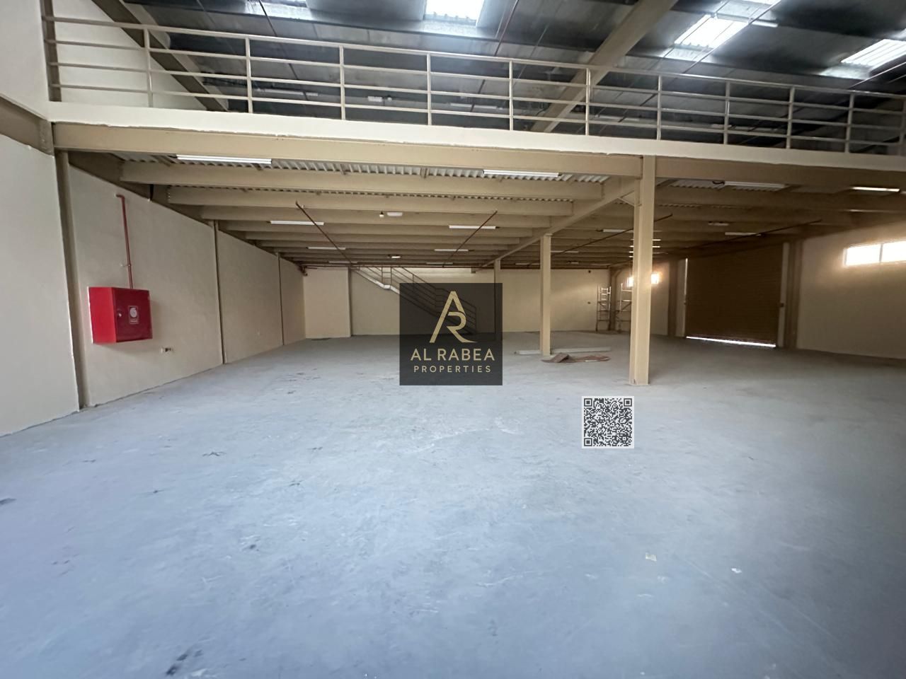 Suitable for storage or various business activitie-Good height and excellent use of space