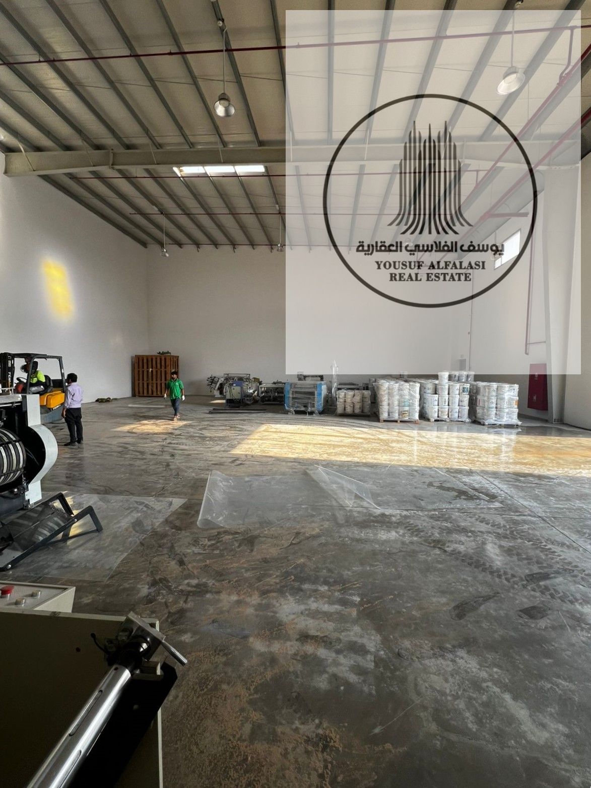 For rent at an excellent price: 11,000 sq ft, 40 kW electricity, first occupancy.