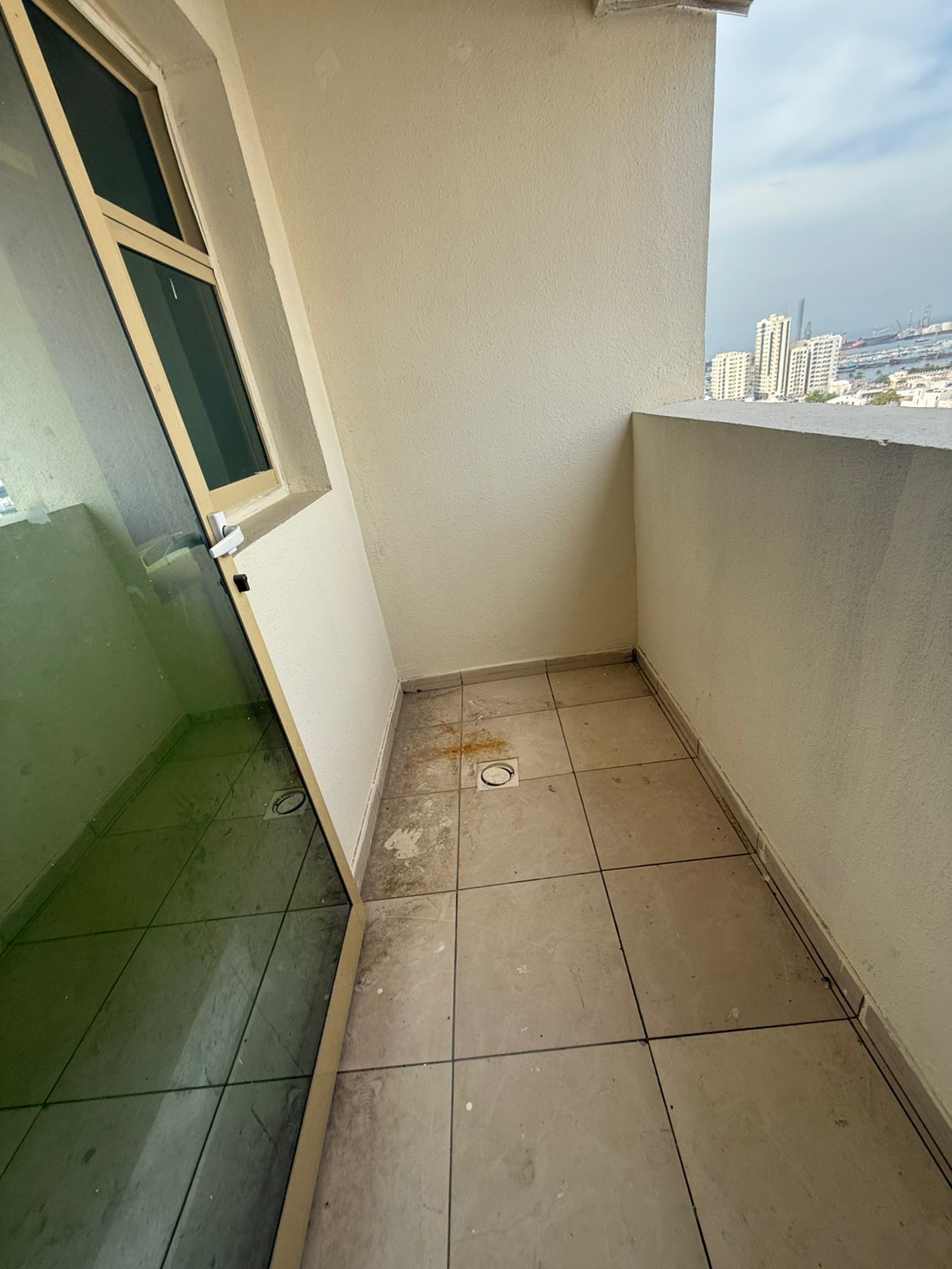 One-bedroom apartment in Al Murijah / with balcony / spacious layout / prime location close to all services.