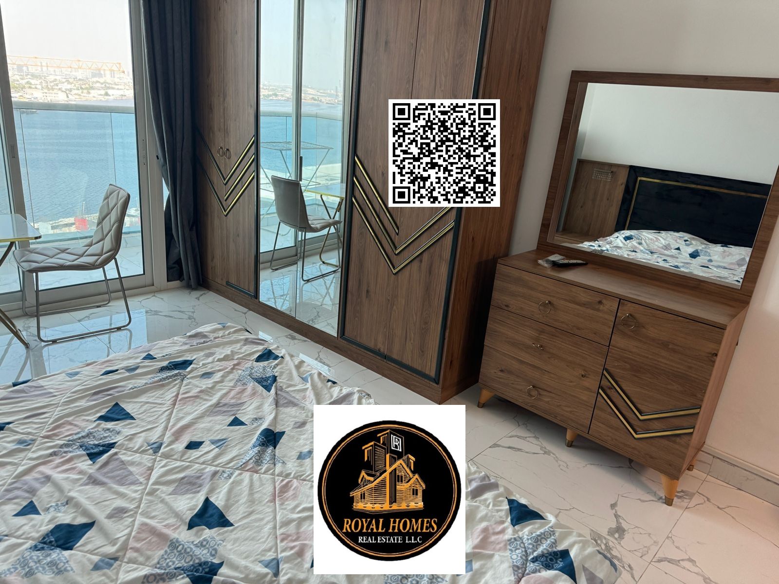 Hot Offer Cheapest Price Empty/ Vacant Studio For Sale With Parking & With Furniture & With Balcony & Creek View At Prime Location of Oasis Towers