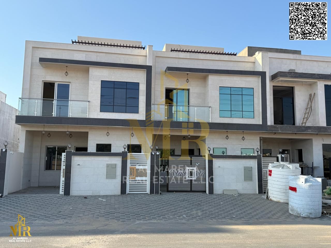 2 Floors + Roof Villa, 5 Master Bedrooms in a prime location near Emirates Transit Rd, lowest price on the market, all fees included, rare opportunity