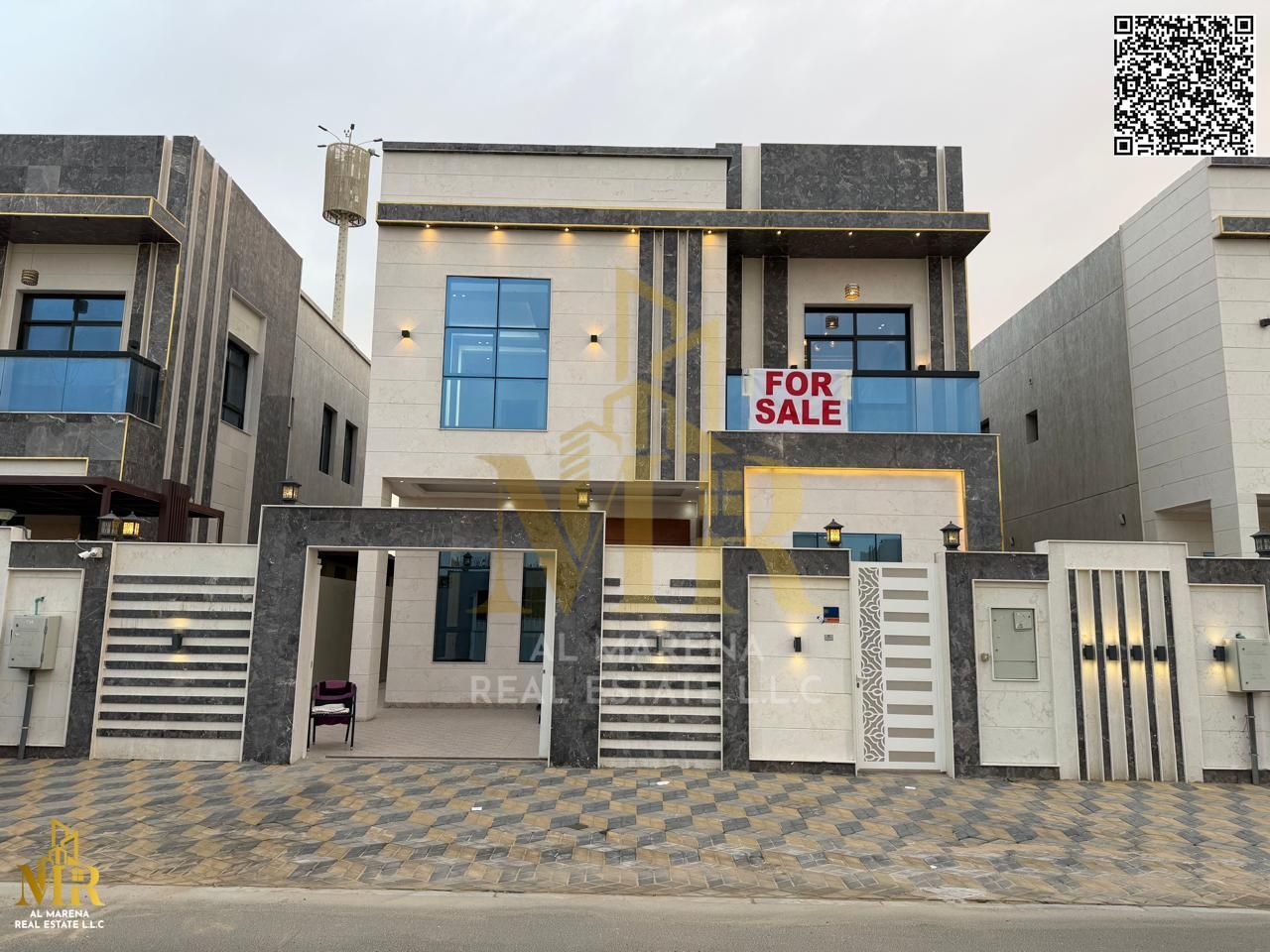 Villa behind the Services Area, 3014 sqft, 5 Master Bedrooms, great price including electricity, water & AC, prime location, perfect for living or inv