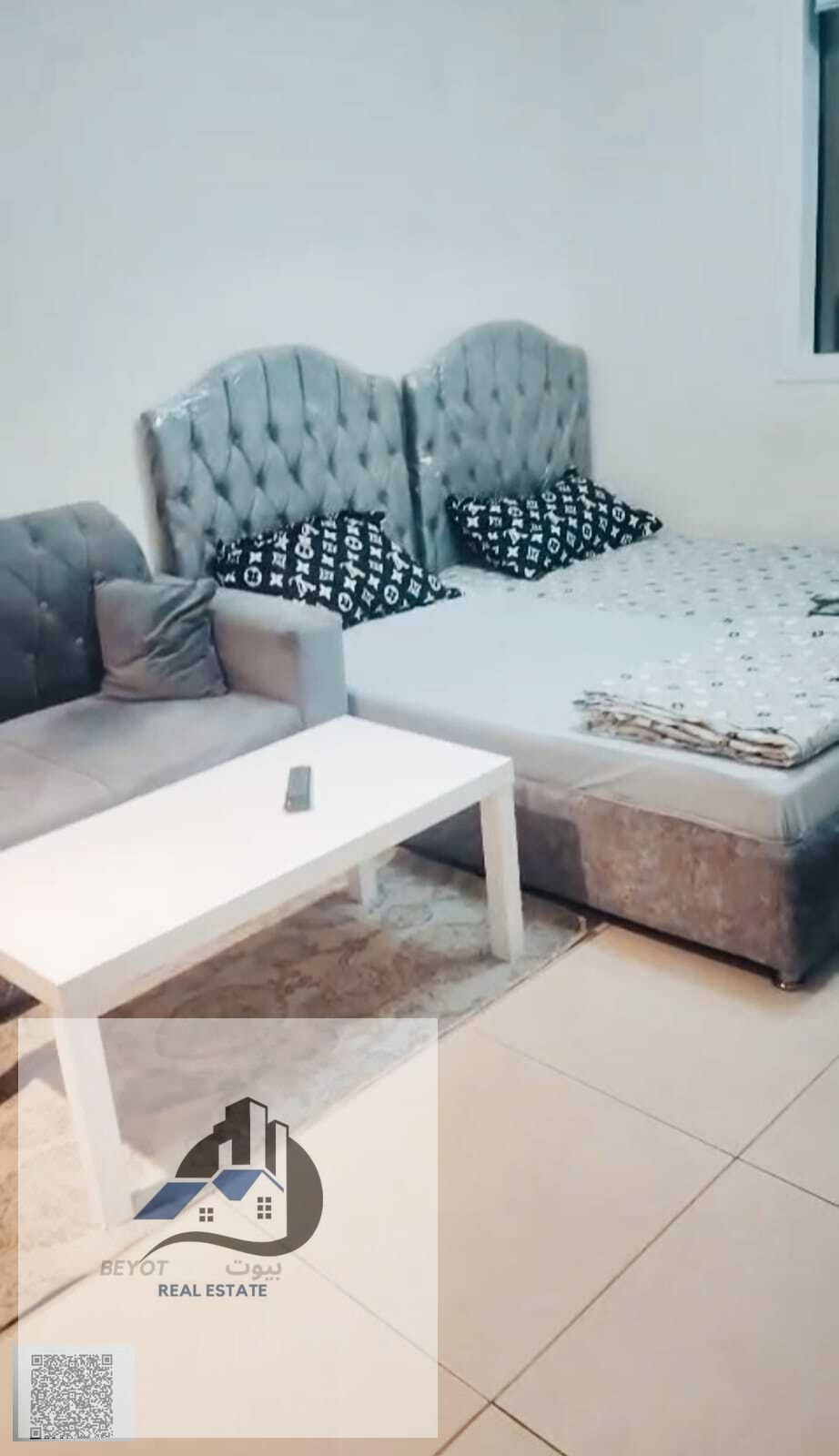 Furnished studio apartment available for monthly rent, including utilities and high-speed internet.