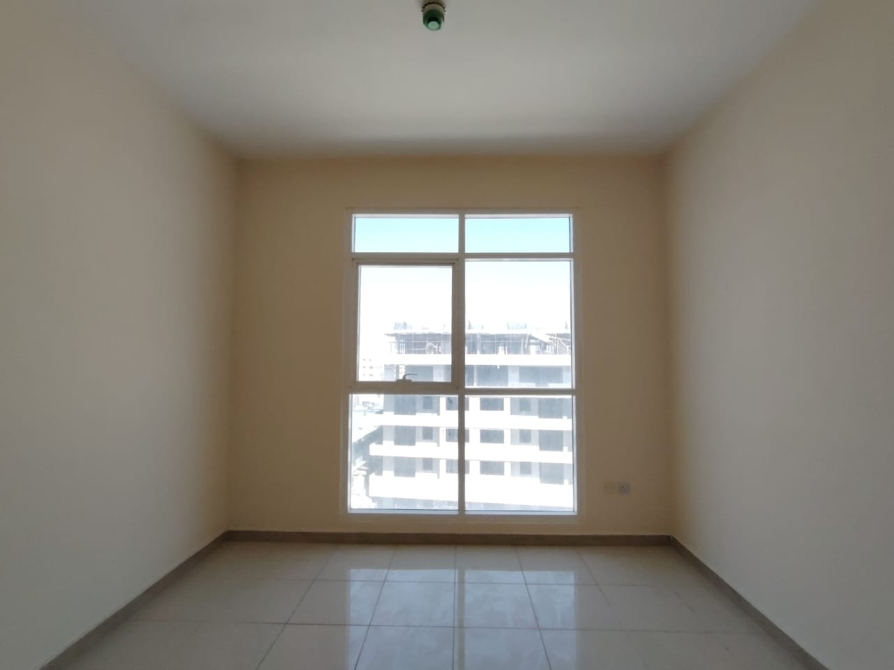 Lxury and Like Brand new apartment prim location aljada out sid