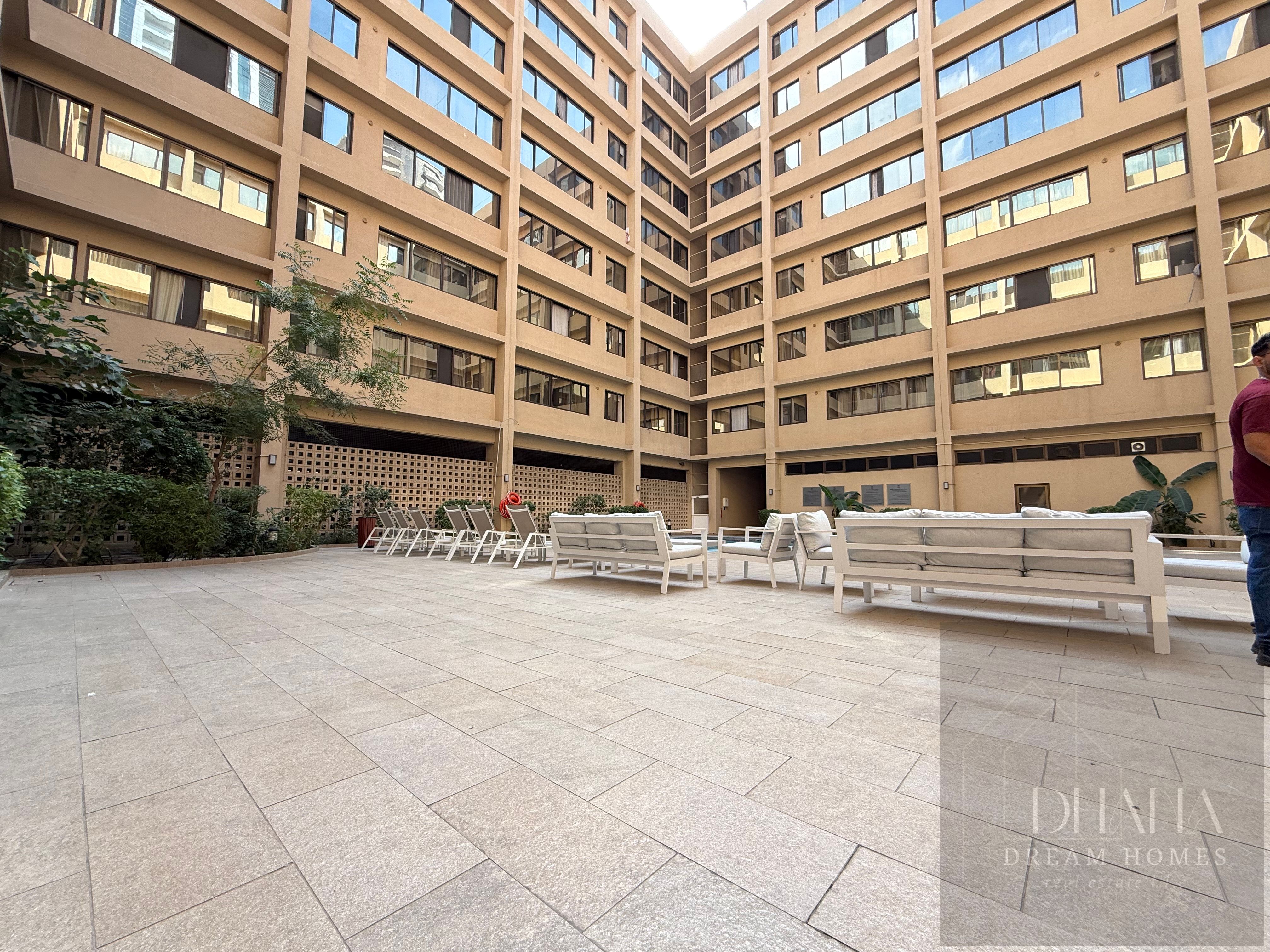 No Commission / Specious 3-BHK with Store Room / Near to Metro / Prime Location / Ready to Move
