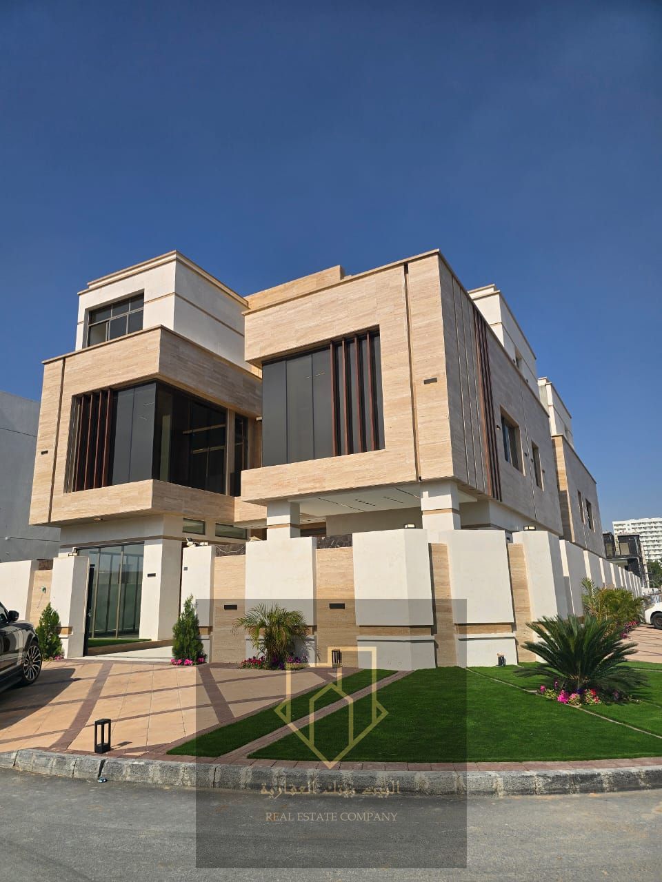 Villa for sale, residential/commercial, in Al Yasmin area, 7 master bedrooms