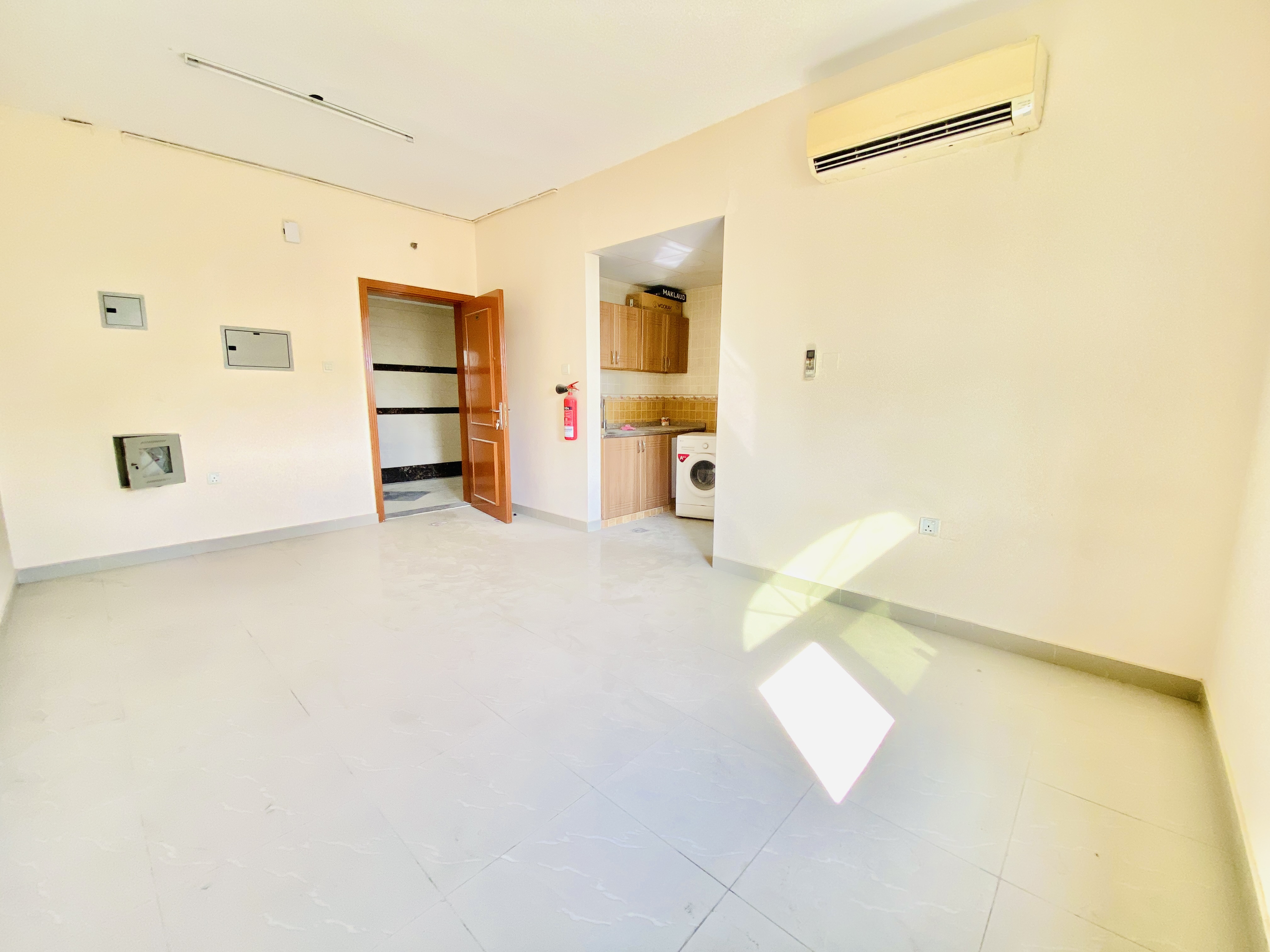 BRAND NEW STUDIO BIG SIZE READY TO MOVE SPREATE KITCHEN MUWLAIEH SHARJAH