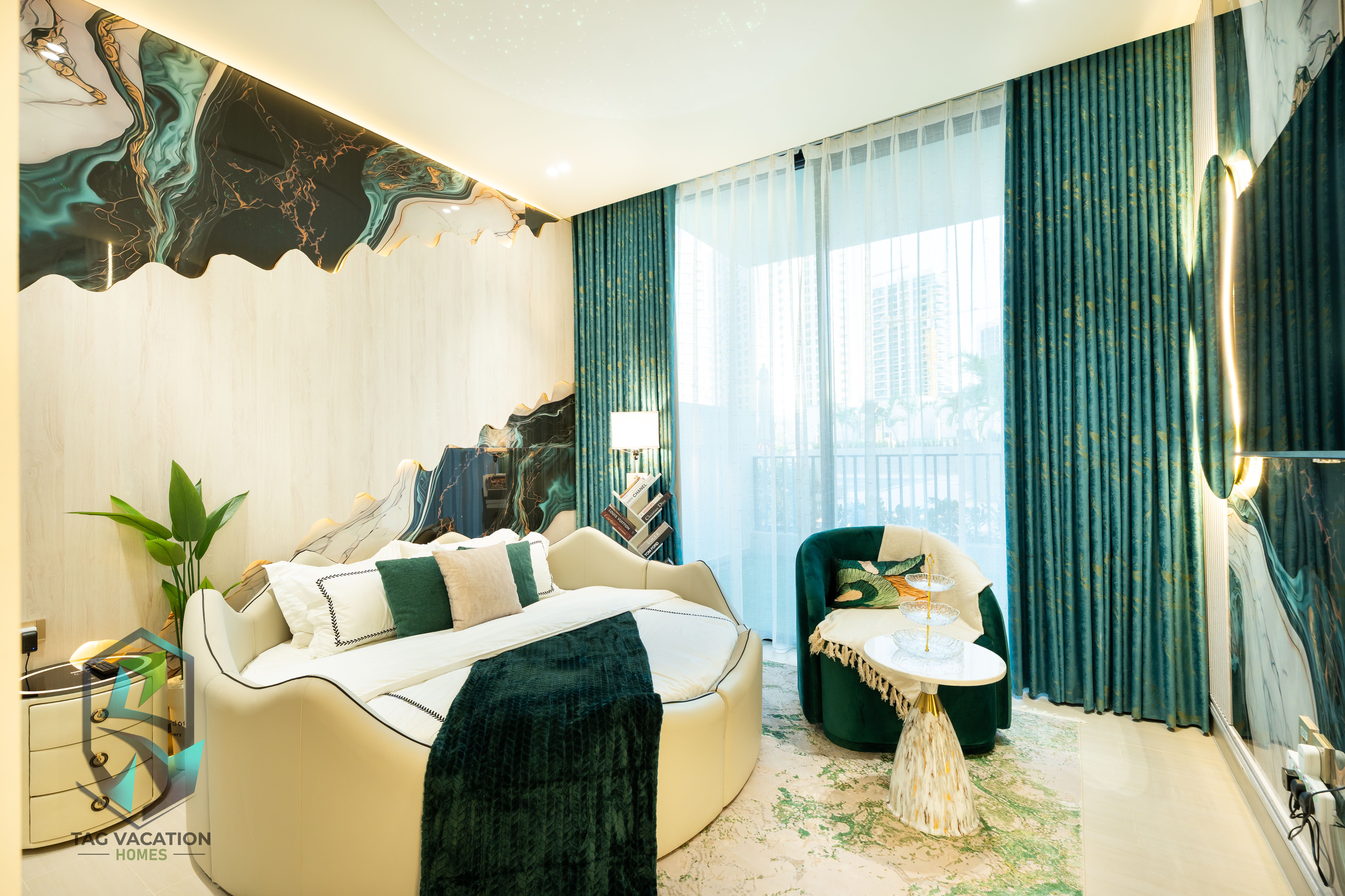 The Stellar Oculus | Unique Round Bed Experience