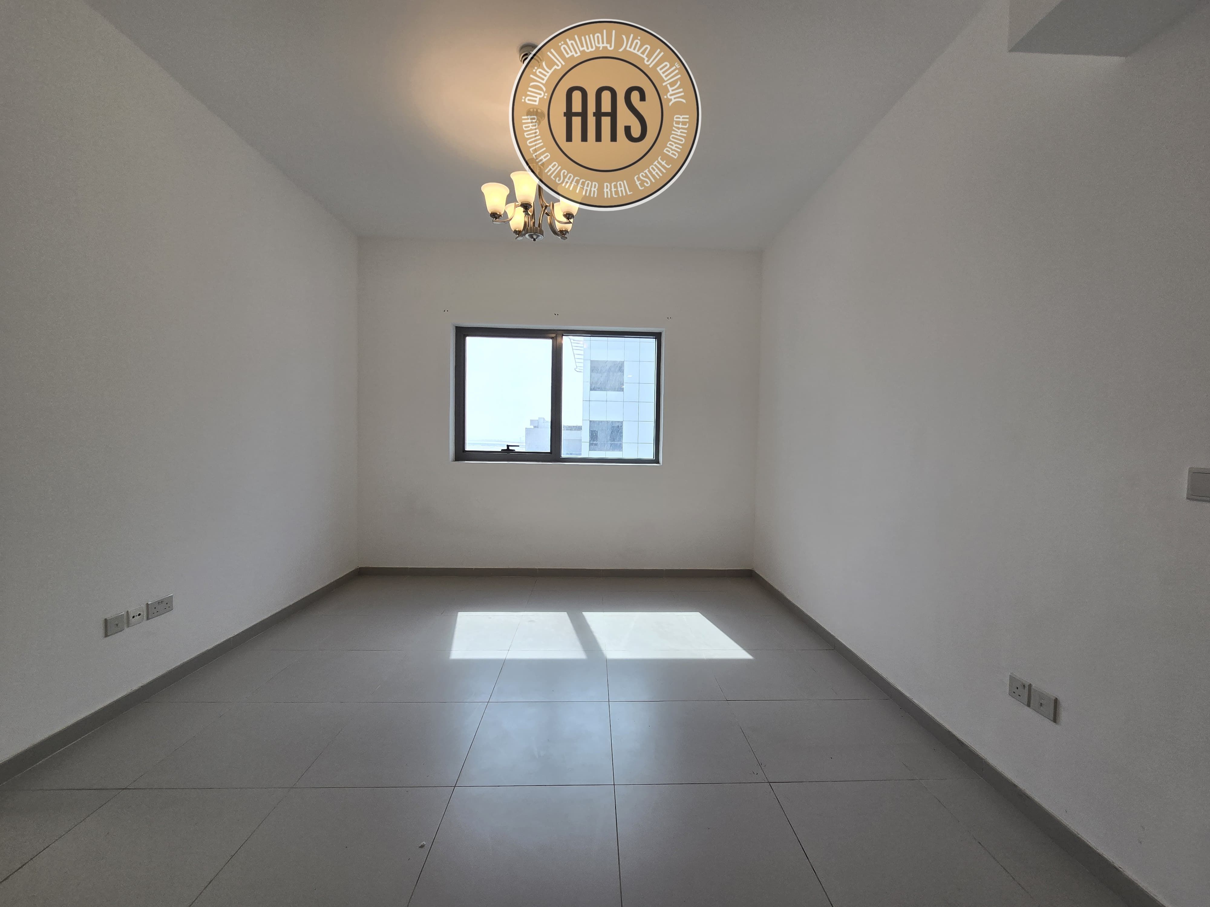 Easy access to metro Modern Style lavish 1bhk with all amenities