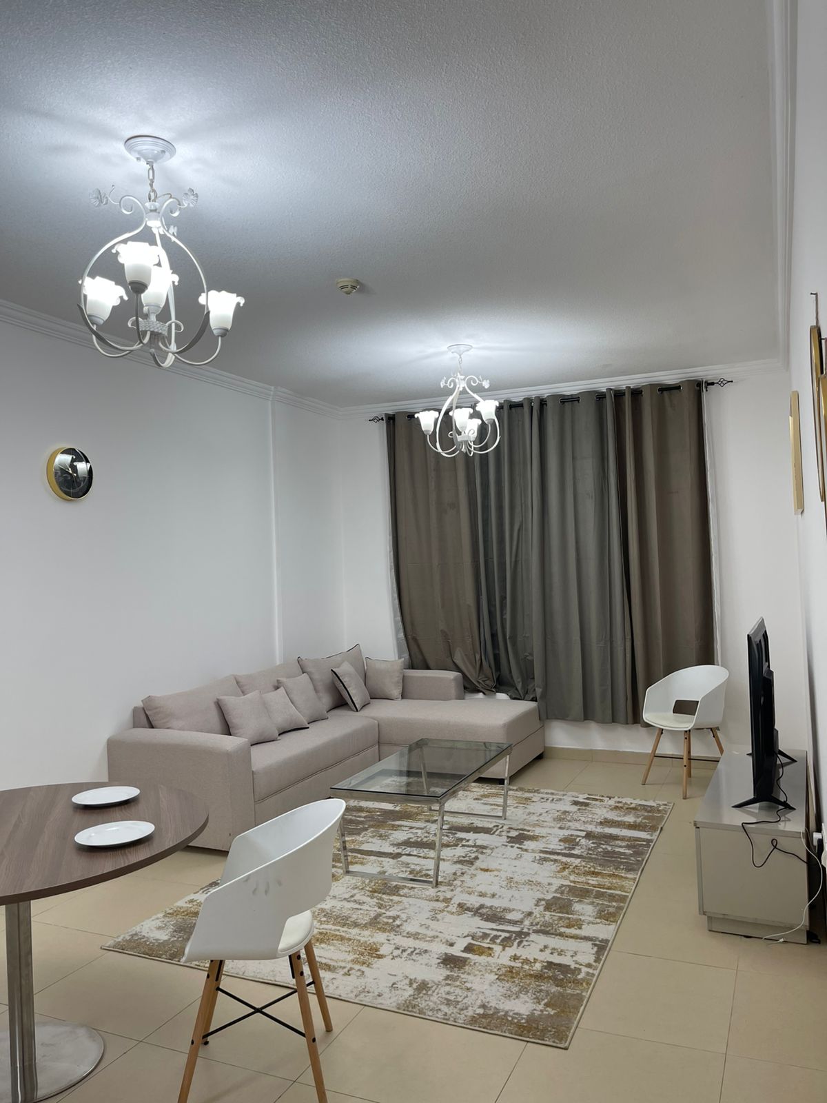 Furnished One-Bedroom Apartment for Monthly Rent – Ajman A fully furnished one-bedroom apartment with a spacious and practical design is available