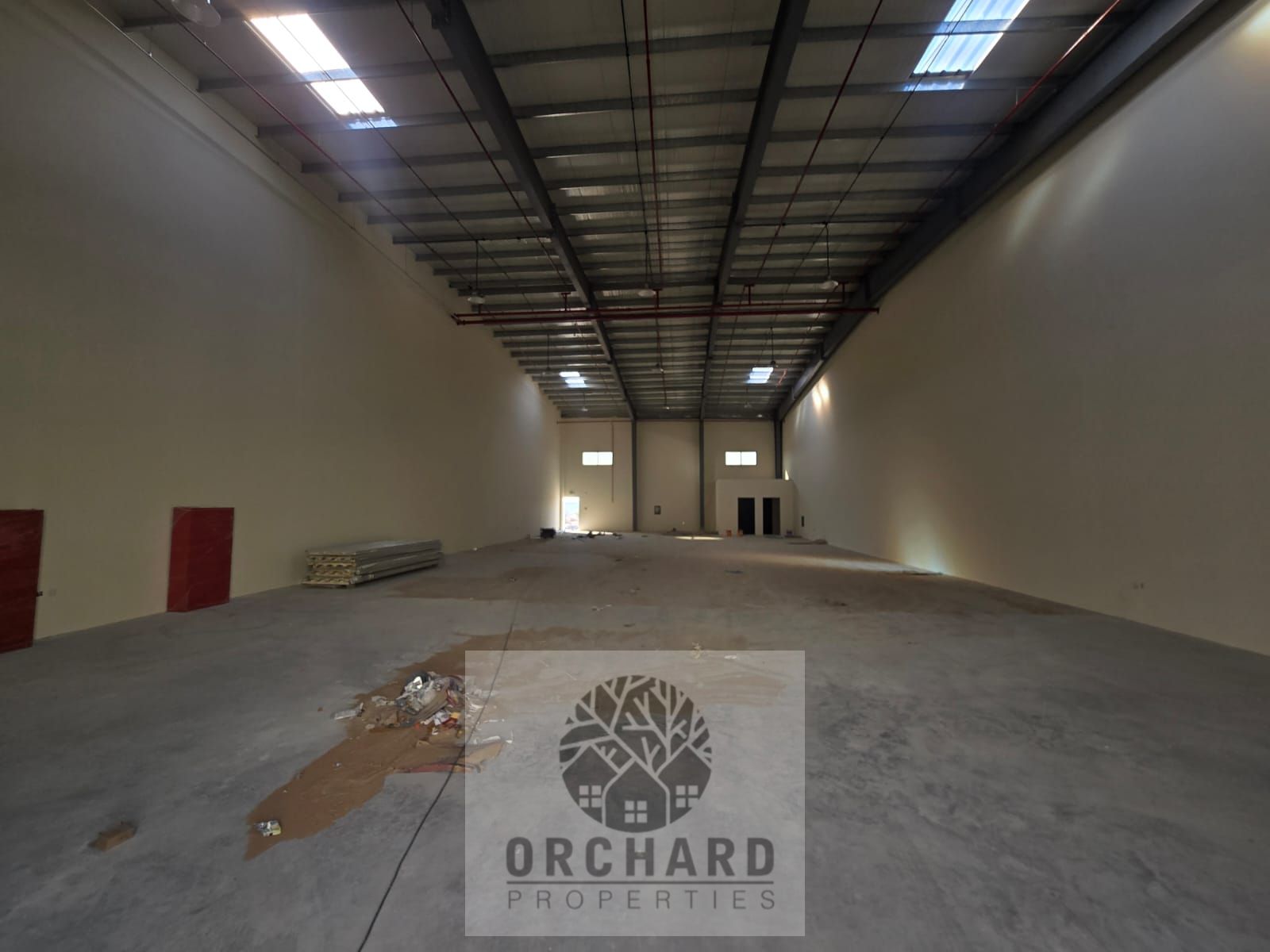 " Warehouse for Rent | 5 400 Sqft | 50kV | AED 270,000/yr - Umm Al Quwain Industrial"