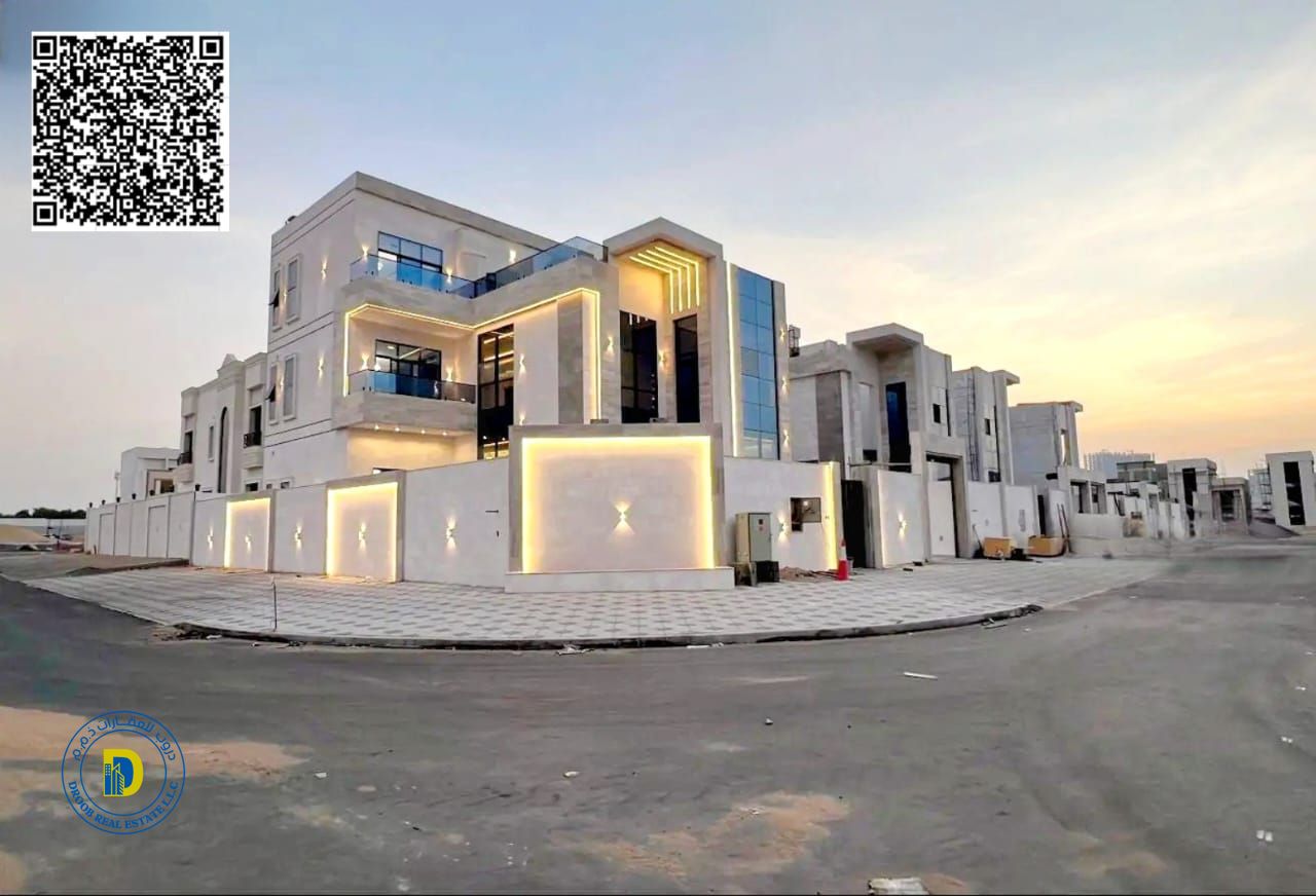 For sale: Modern villa with 6BR, including registration fees, furniture, pool, and elevator. Located in Al-Helio 2. Super deluxe finishing. Freehold